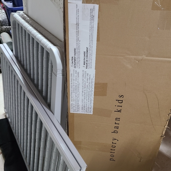 Pottery Barn Elsie Spindle Convertible Crib - Picture 3 of 3